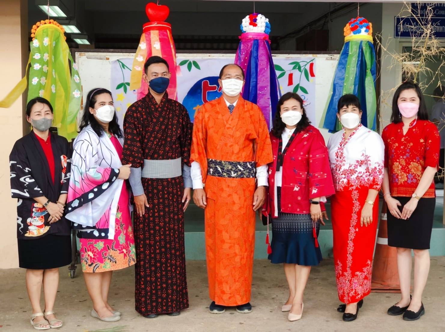 วันพฤหัสบดี ที่ 7 กรกฎาคม พ.ศ. 2565 นายมนตรี พรผล ผู้อำนวยการโรงเรียนเฉลิมพระเกียรติสมเด็จพระศรีนครินทร์ ภูเก็ต ประธานเปิดกิจกรรม “วันทานาบาตะ (Tanabata)” ซึ่งเป็นเทศกาลตามฤดูกาลของญี่ปุ่นที่มีมาแต่โบราณ